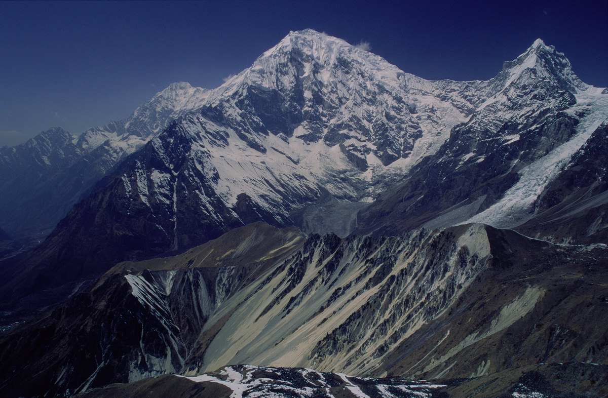 [:it]Adam Bielecki e il Langtang Lirung prima dell’Annapurna[:en]Adam Bielecki and Felix Berg on Langtang Lirung before Annapurna I[:]