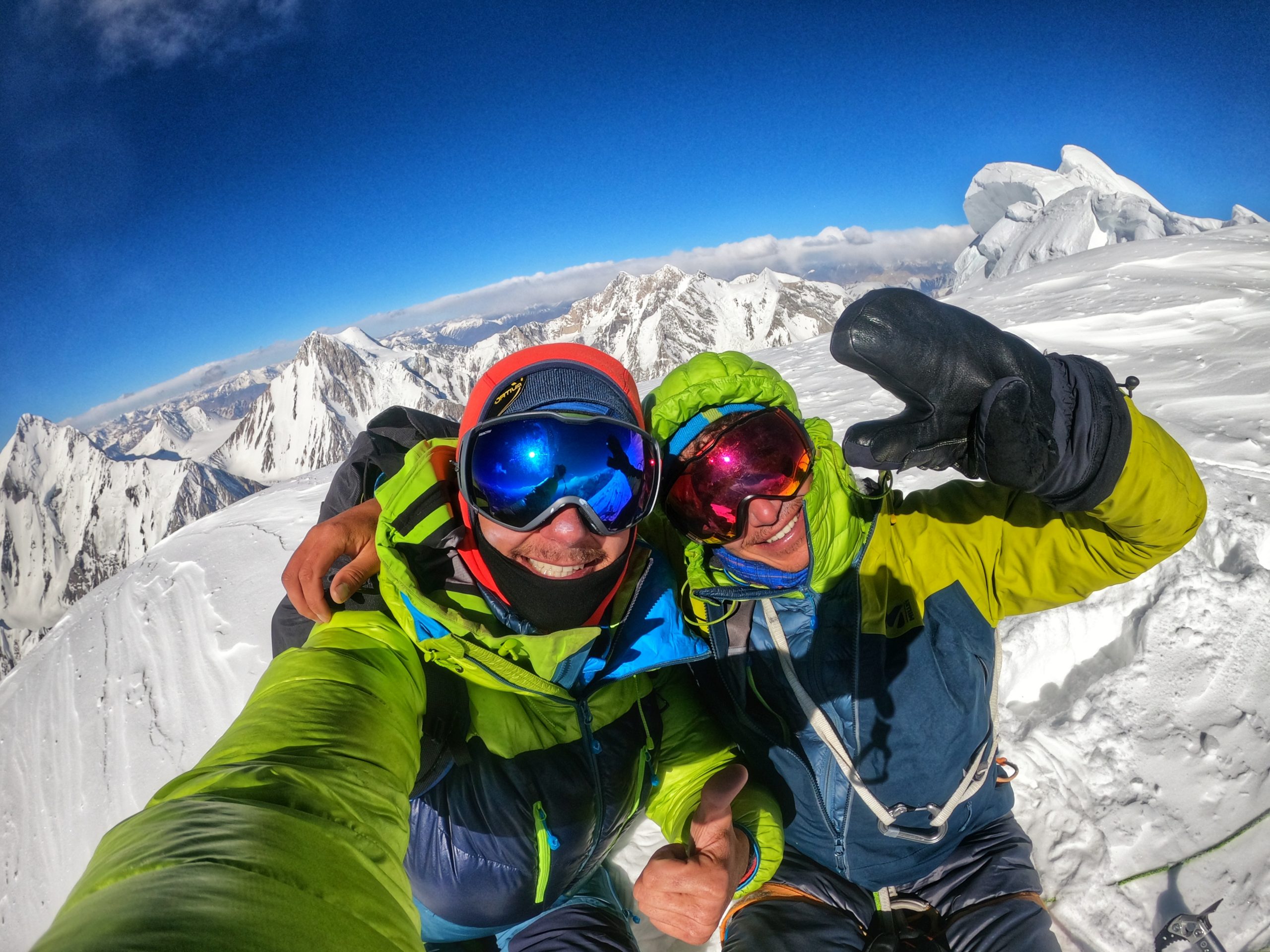 [:it]Sani Pakkush, parete Sud : team francese per una grande prima[:en]Sani Pakkush, South Face: a french team in a great first ascent[:]